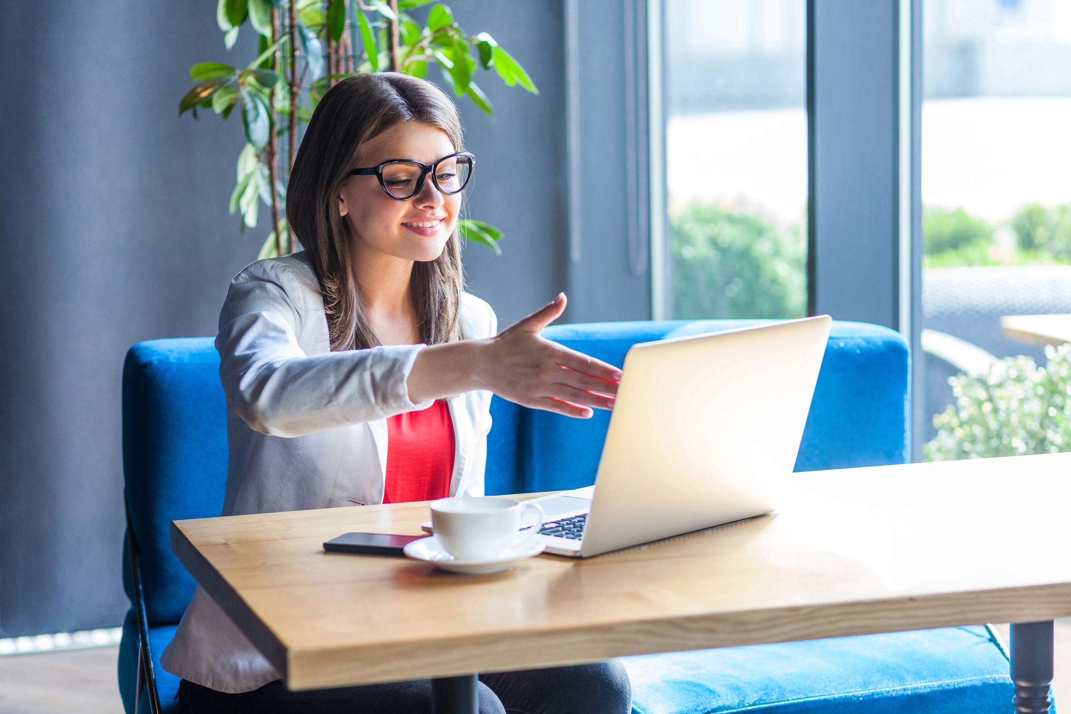 Como se sair bem na entrevista de emprego online?